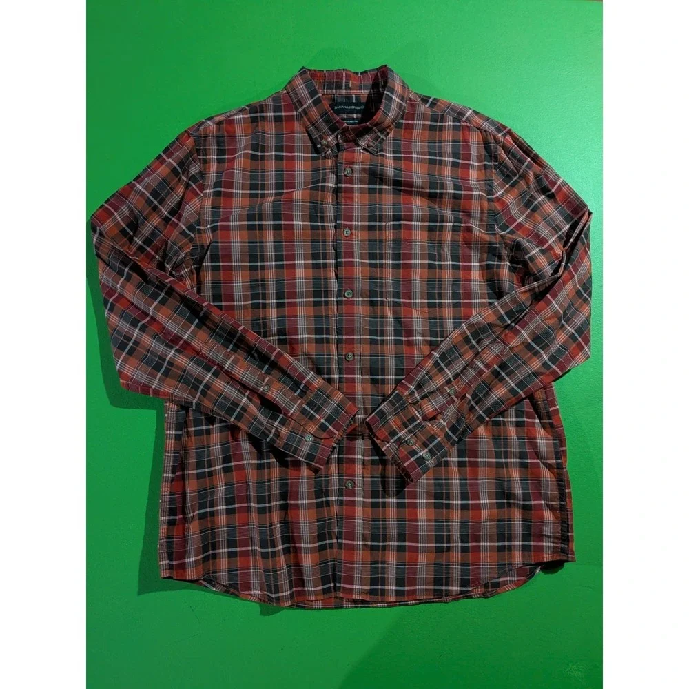 Banana Republic Shirt Mens Large Red Plaid Slim Fit Untucked Organic Button Down